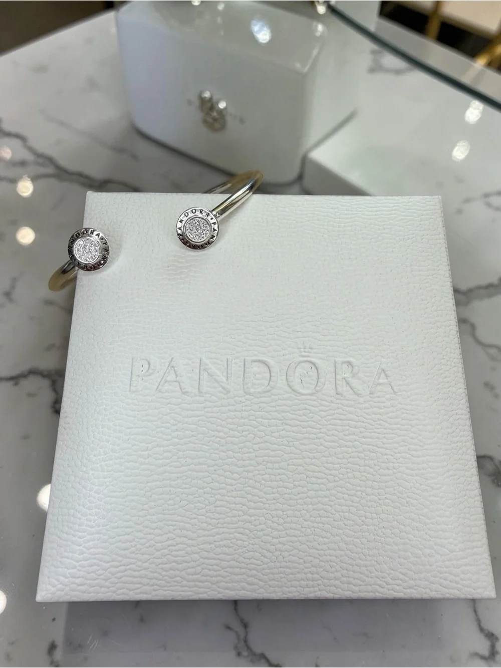 Pandora logo pavé
